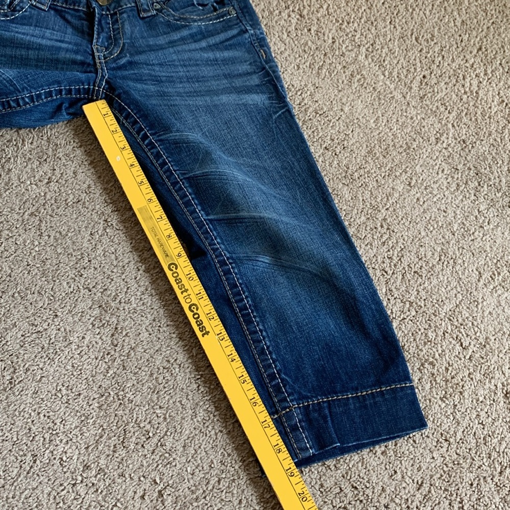 Capris - Picture 9 of 10